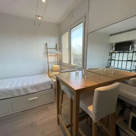 Renove 2 Pers Avec Parking, Wifi, Proche - Fr-1-224c-28 Daire *