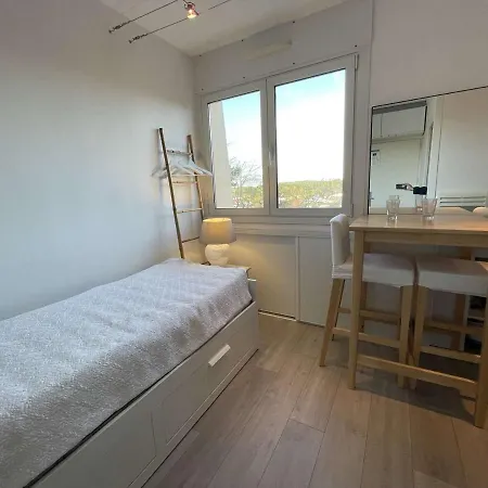Daire Renove 2 Pers Avec Parking, Wifi, Proche - Fr-1-224c-28