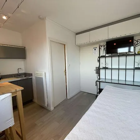 Renove 2 Pers Avec Parking, Wifi, Proche - Fr-1-224c-28 Daire *