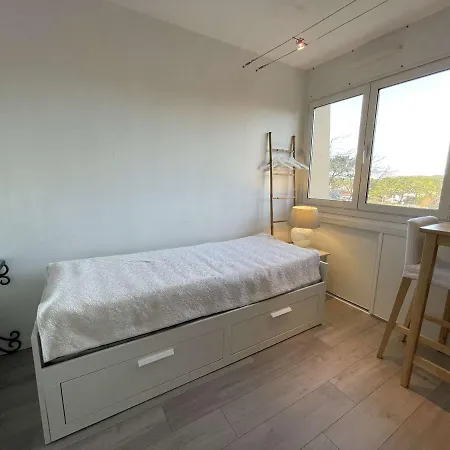 Renove 2 Pers Avec Parking, Wifi, Proche - Fr-1-224c-28 Daire *